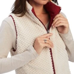 Women's Ariat Reversible Dilon Insulated Vest #10041586X -Western Cowboy Equipment Store 84d66d23d91f4bd7bfd7cebc9f28f36f